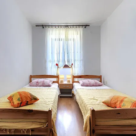Laura - Pul470 By Interhome Casa de Férias Pula