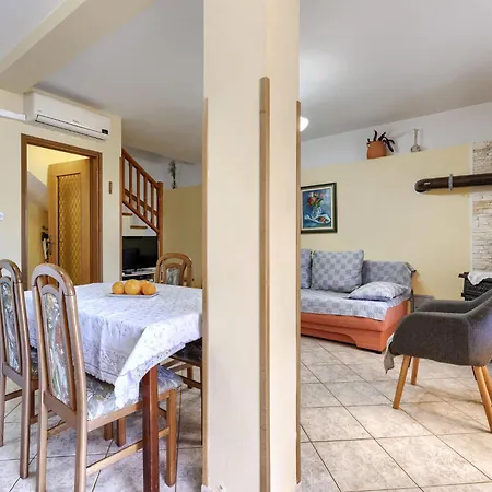 Casa de Férias Laura - Pul470 By Interhome Pula