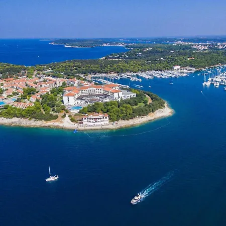 Laura By Interhome * Пула