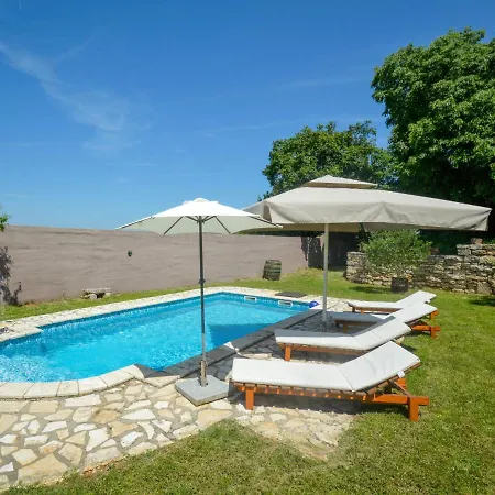 Дом отдыха Laura By Interhome Пула