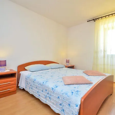 Holiday home Laura - Pul470 By Interhome *