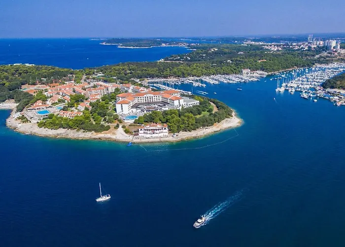 Laura By Interhome * Pula