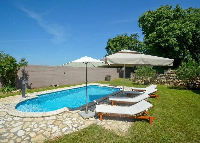 Vikendica Laura By Interhome Pula