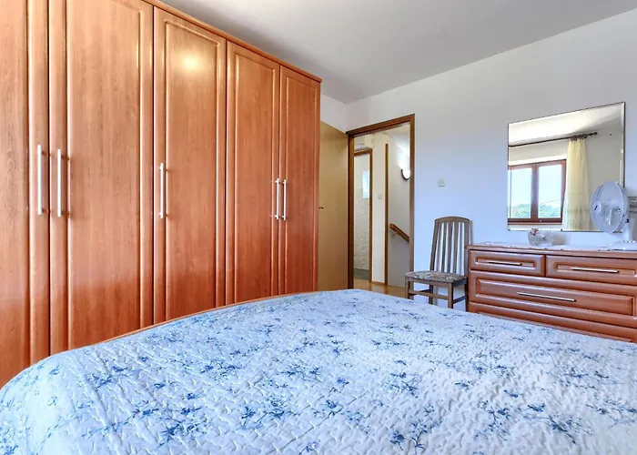 Laura By Interhome *