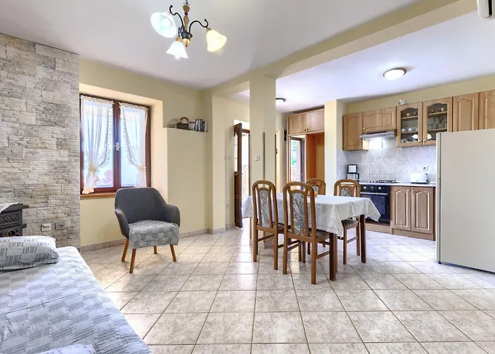 Laura By Interhome Pula