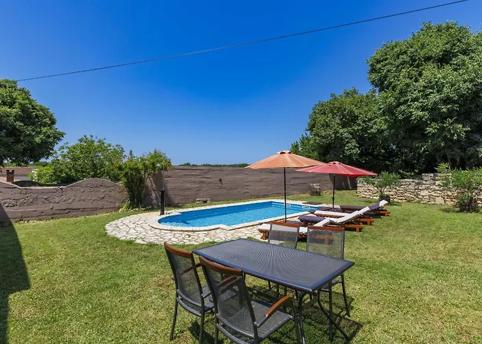 Laura By Interhome Vikendica Pula