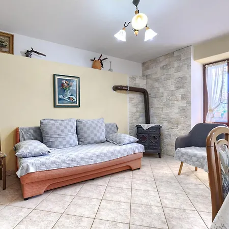 Vakantiehuis Laura - Pul470 By Interhome